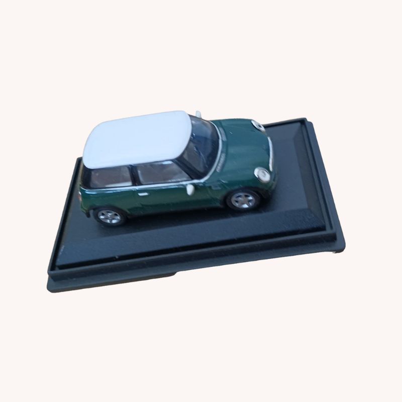 Maisto 1:24 Special Edition Mini Cooper Diecast Model – Green | VGUC - Image 2