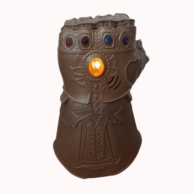 Avengers Marvel: Infinity War Gauntlet Electronic Fist Roleplay Toy from Hasbro - Image 1