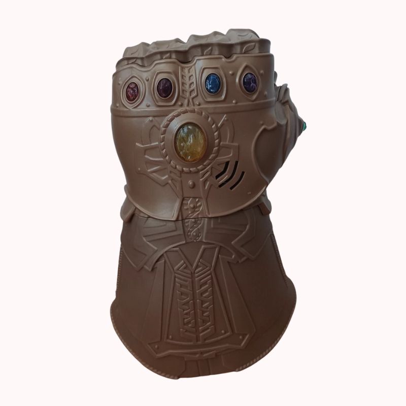 Avengers Marvel: Infinity War Gauntlet Electronic Fist Roleplay Toy from Hasbro - Image 2