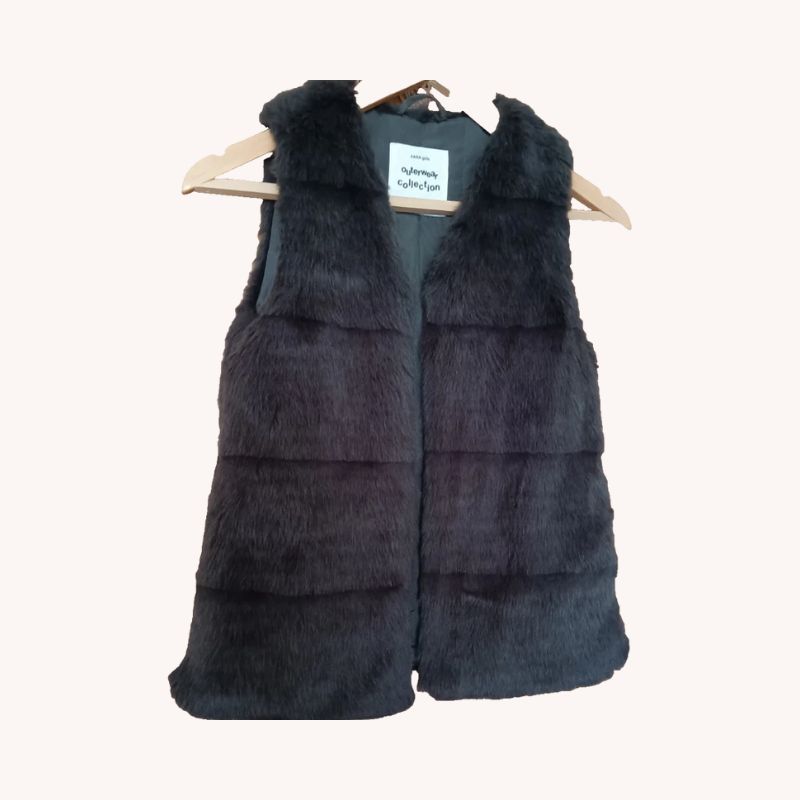 Zara Girls Kids Outerwear Faux Fur Vest, Dark Grey Size 8/9 –Very Good Condition
