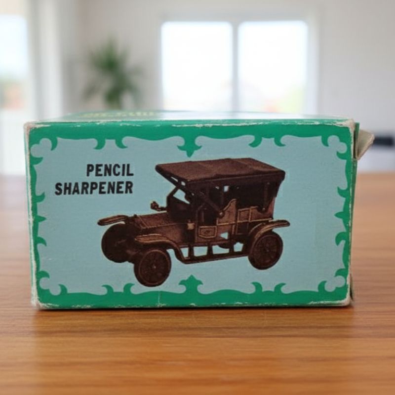 Vintage Die-Cast Miniature Car Pencil Sharpener No.1905 - Image 2