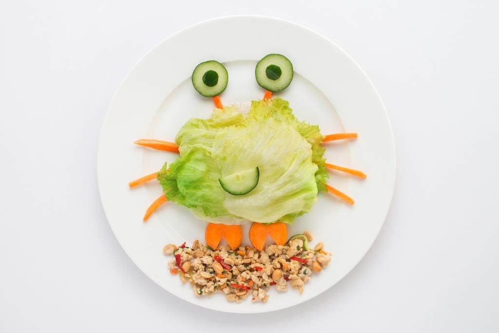 Holiday Inn Kids Food Art-Grabby Crabby